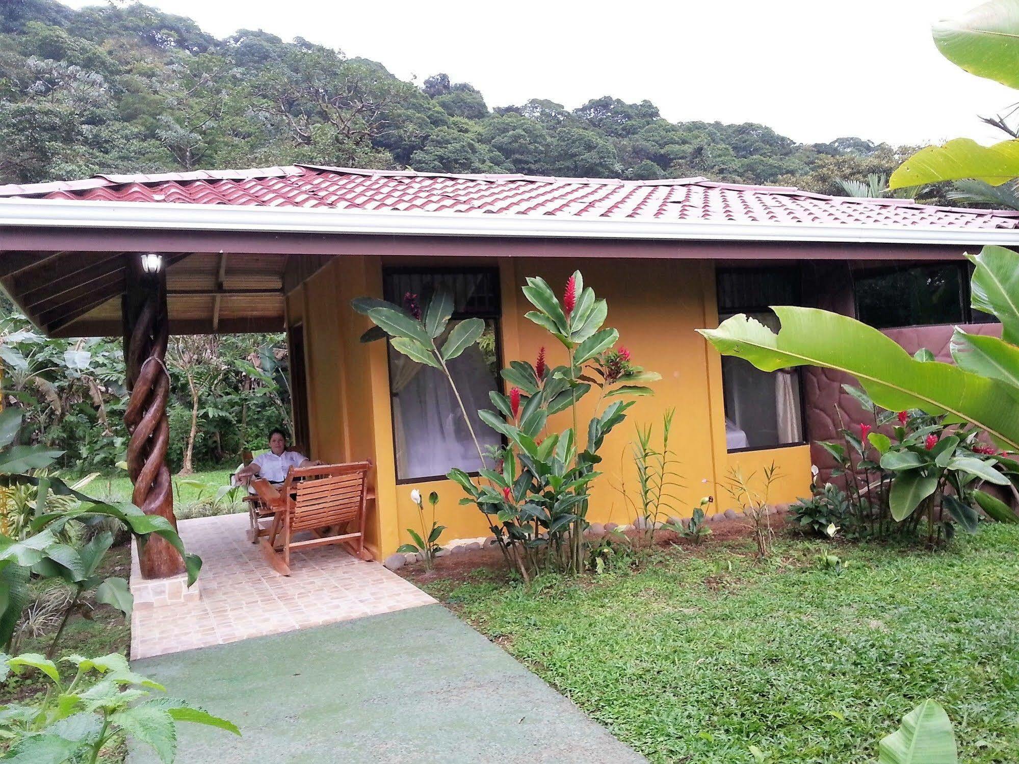 Hotel Catarata Río Celeste 3*