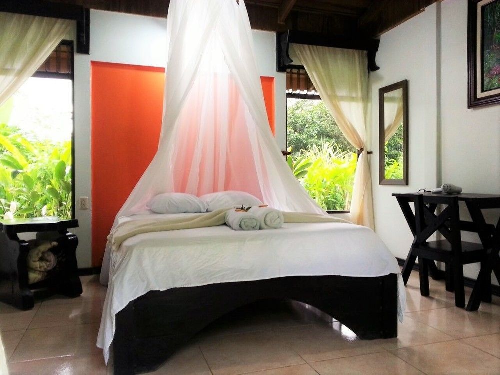 Hotel Catarata Río Celeste Bijagua