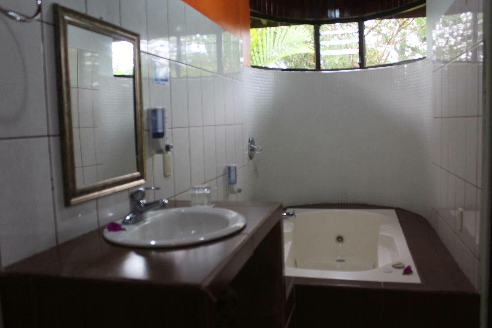 Hotel Catarata Río Celeste